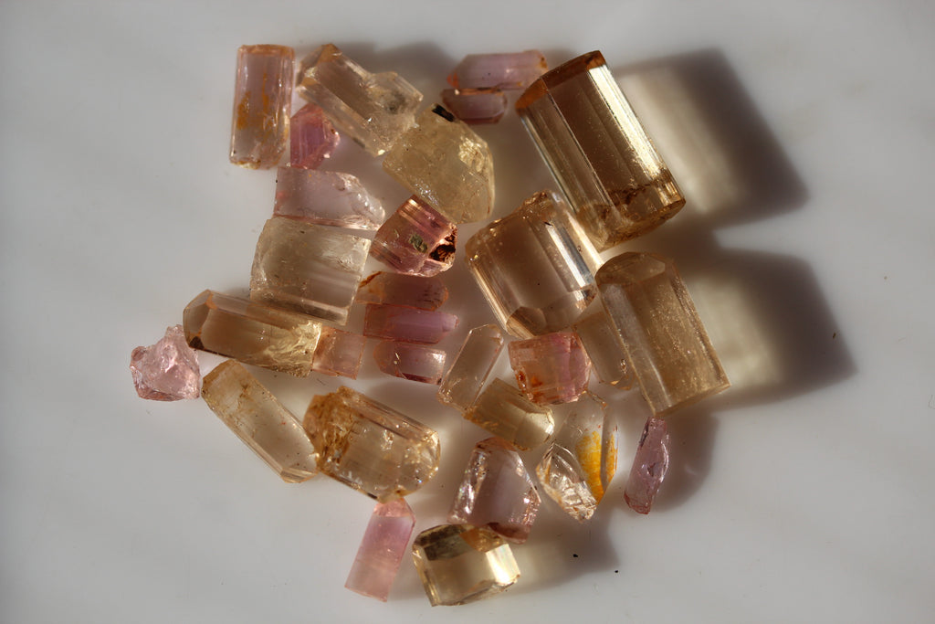 Topaz Price 115 carats Natural Rare Pink Topaz Raw Stone For – Gemstone Insider