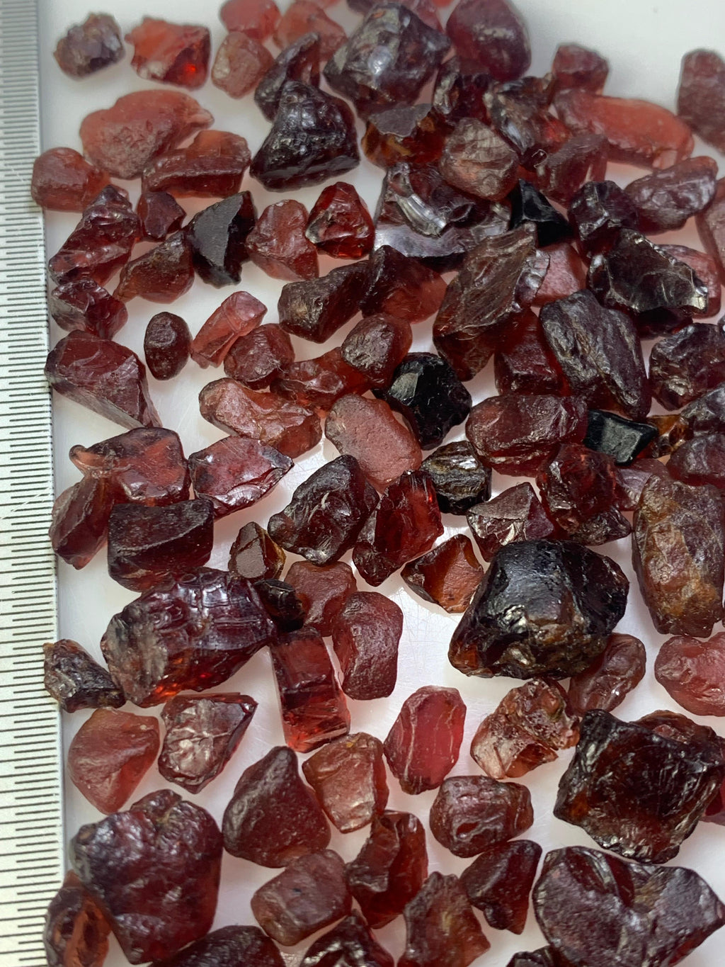 VS garnet facet rough