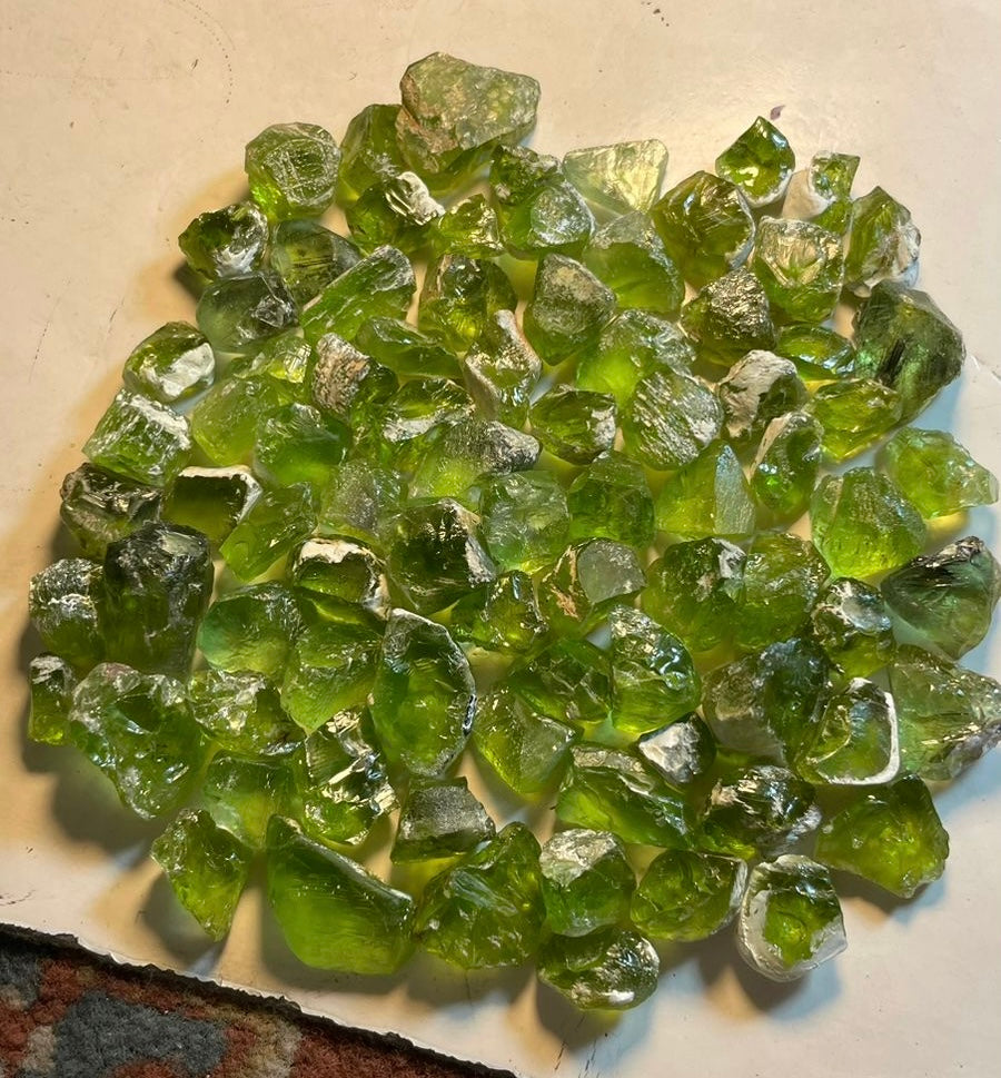 Faceting peridot rough