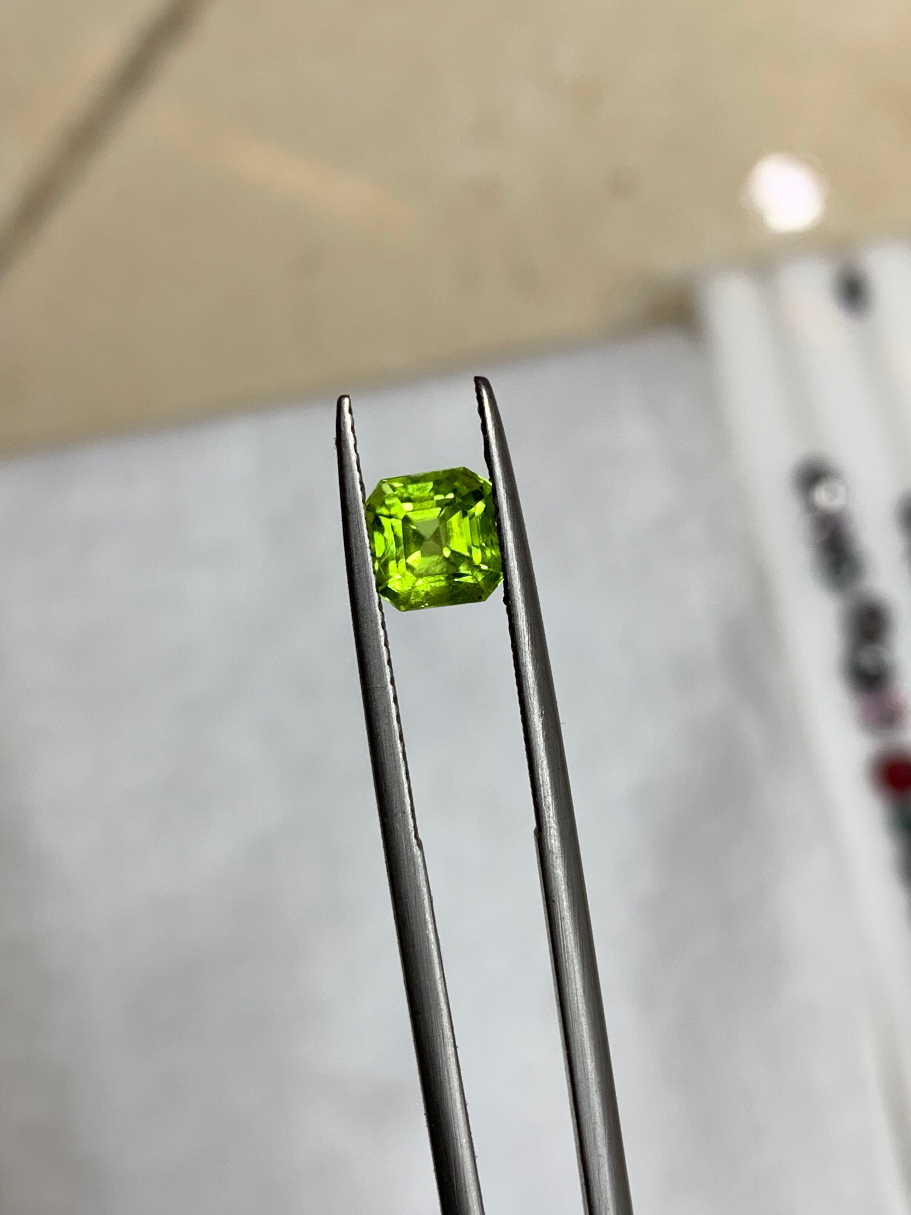 Green peridot loose