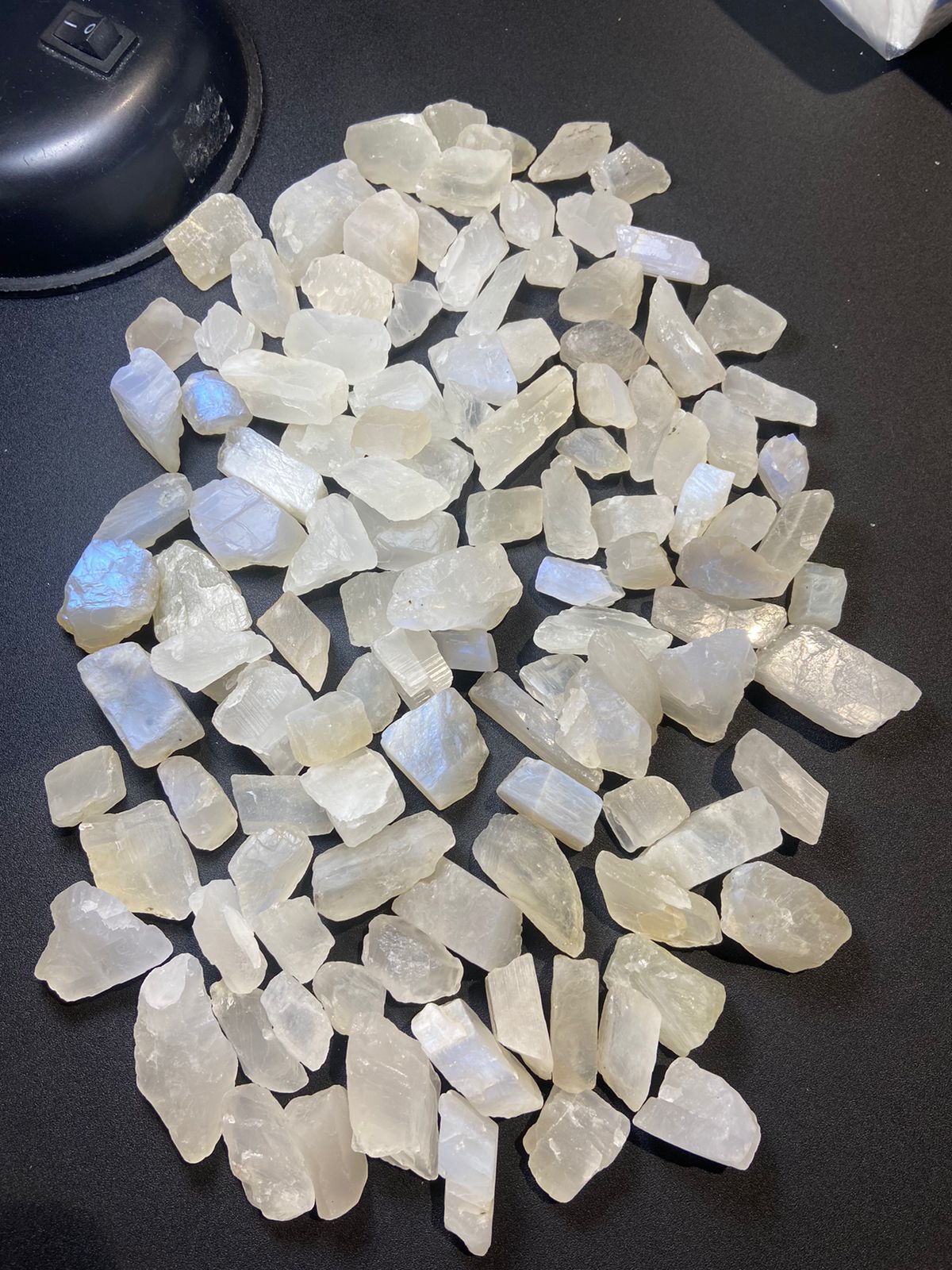 1 KG Rough Moonstone for Cabbing – Gemstone Insider
