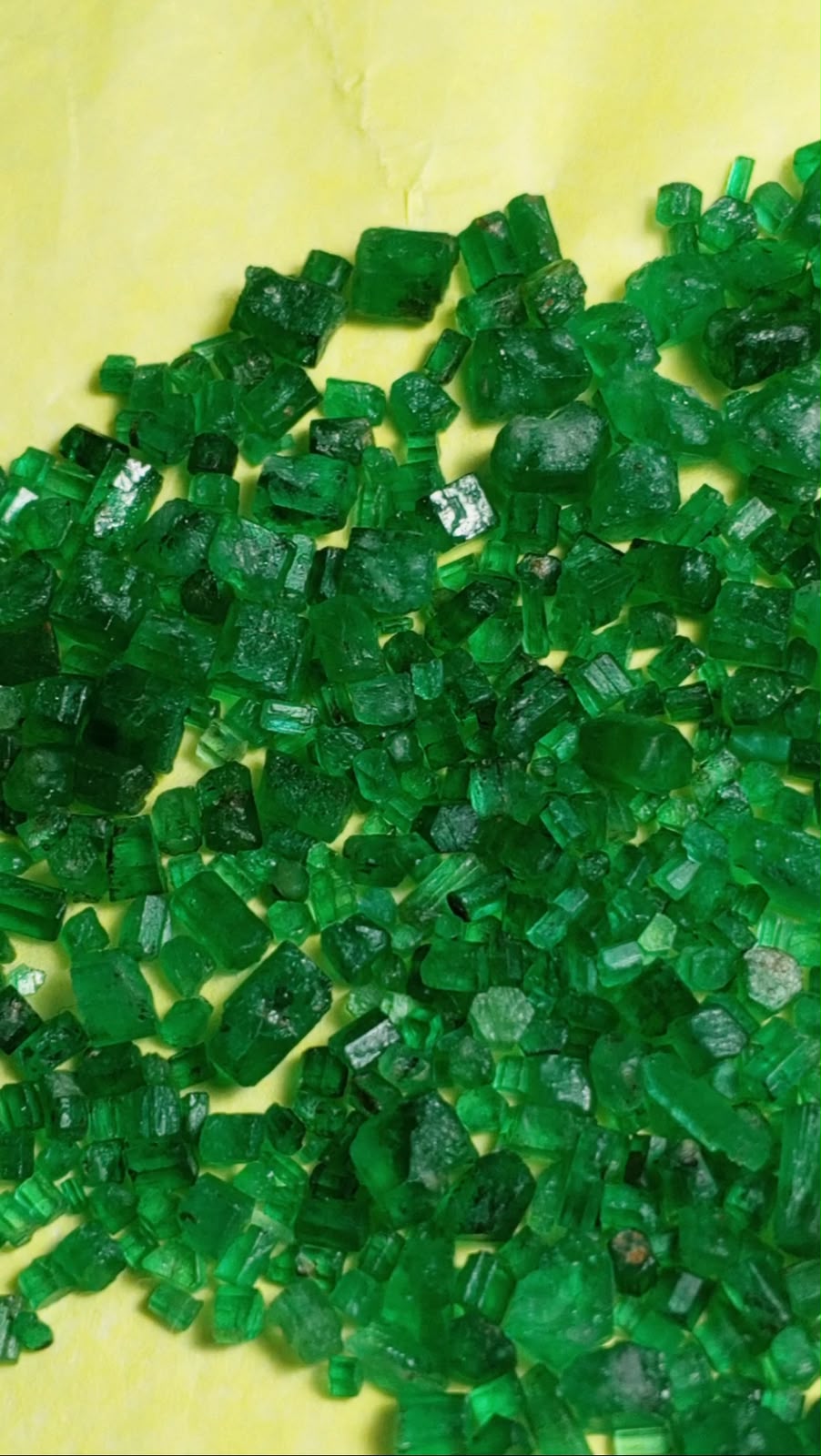 200 Carat Facted Grade Emerald