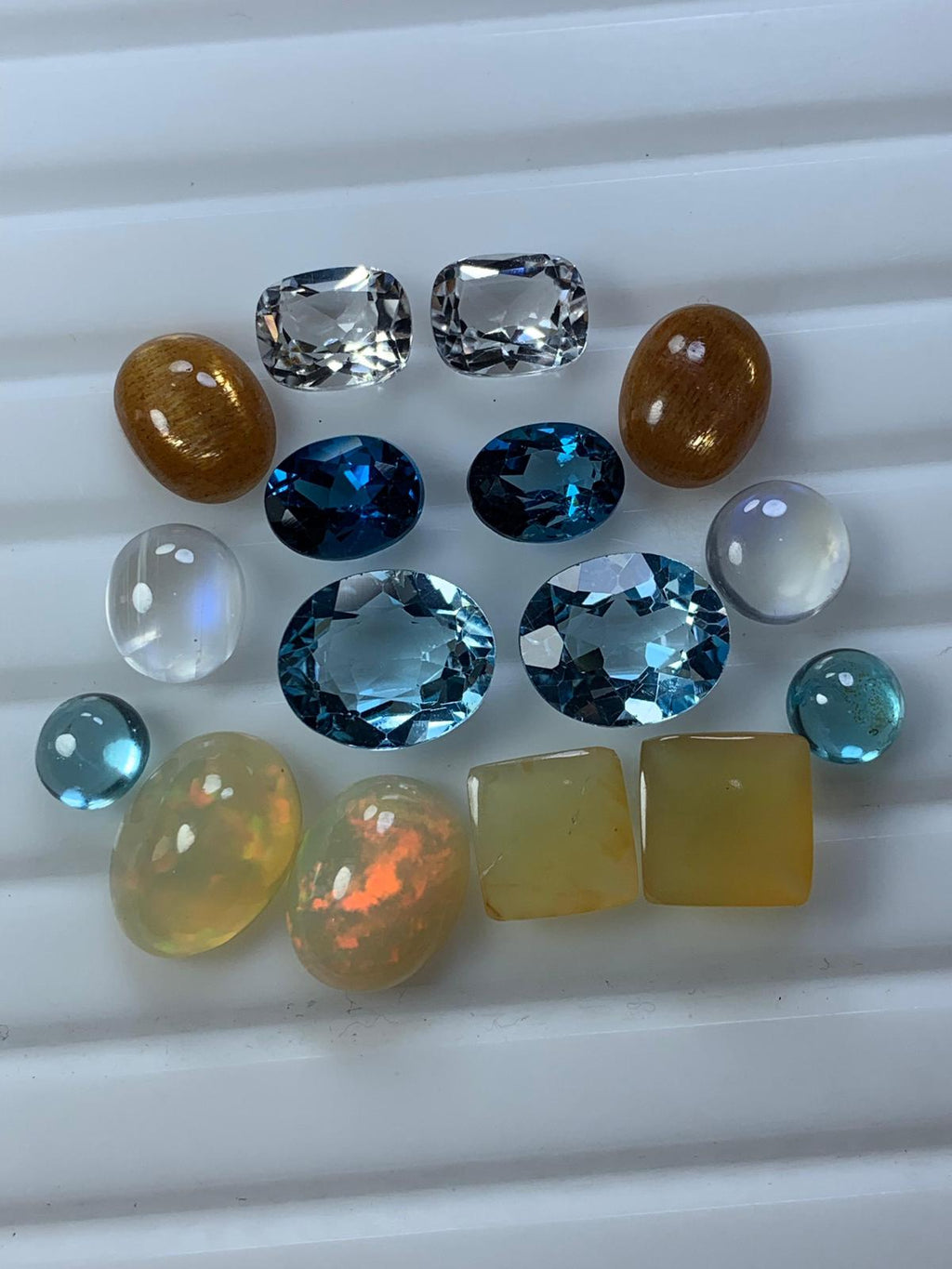 Faceted loose pair mix