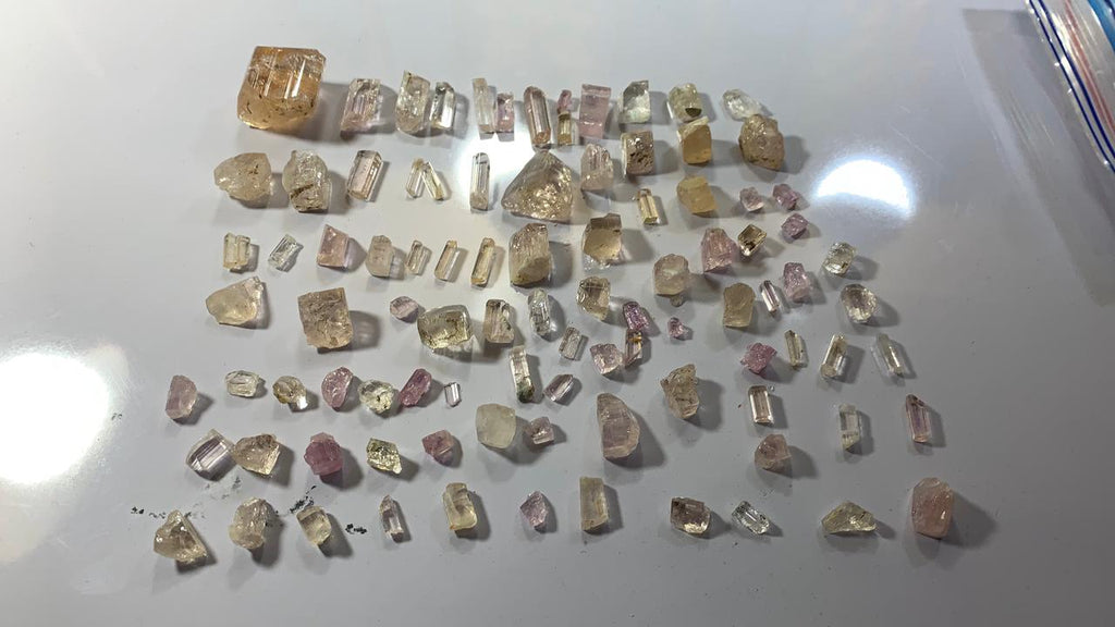 Katlang topaz rough