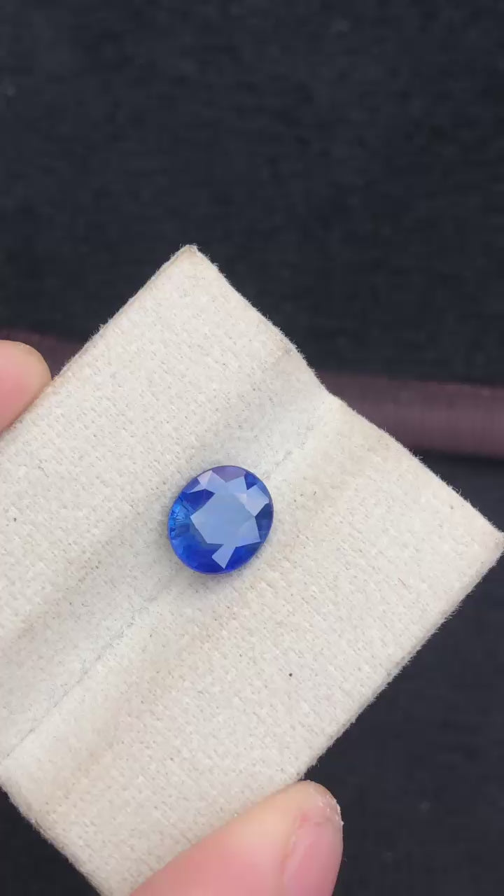 Cut sapphire gem