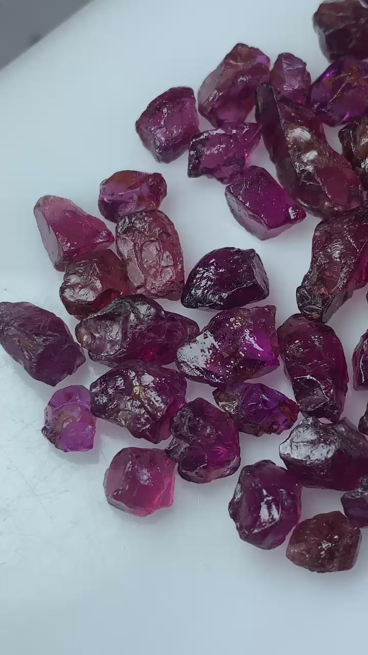 39.62-grams Rhodolite Garnet Rough – Perfect for Cutting