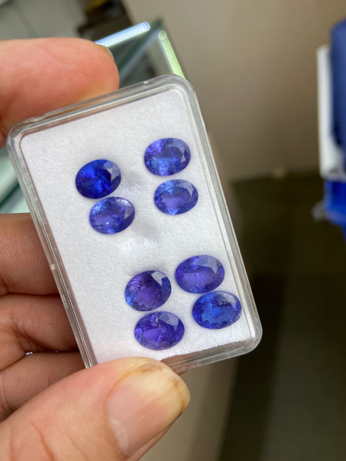 loose tanzanite gems
